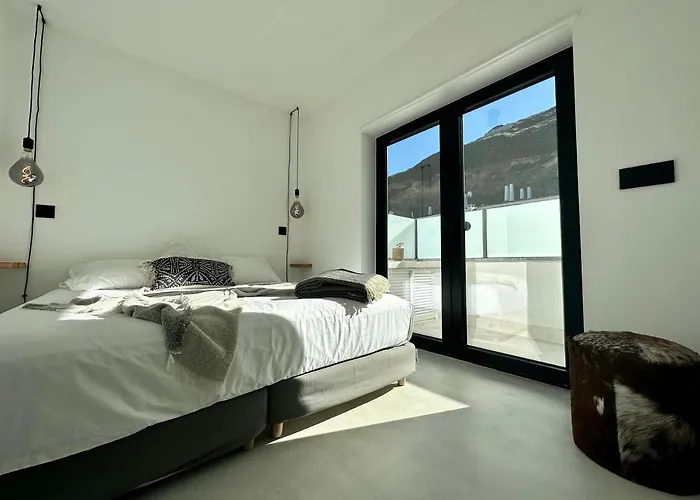 Santa Rita Sunset & Maceira (Lisbon)